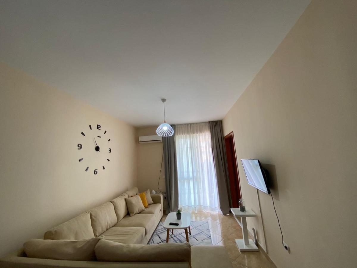 Chlo Apartment 2 ティラナ エクステリア 写真